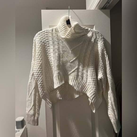 Cropped Turtle neck - Picture 1 of 1